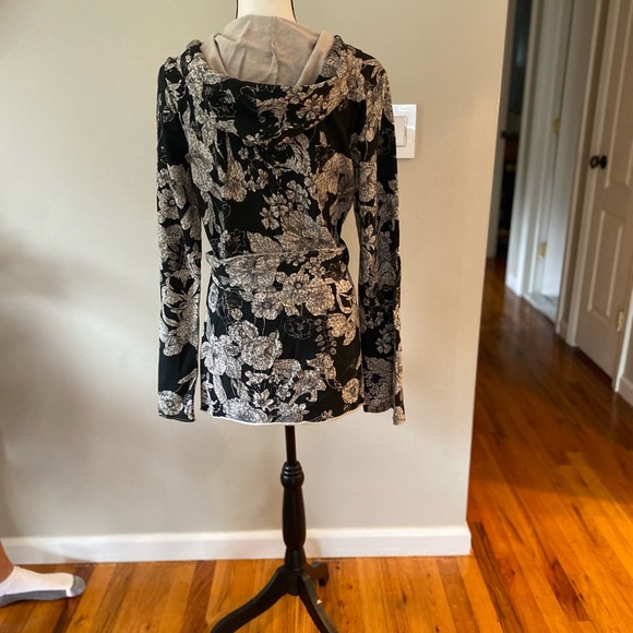 Cardigan Size Medium by Lucky Brand - Picture 3 of 5